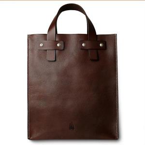 Versatile leather shoulder bag from toscanella - pierotucci