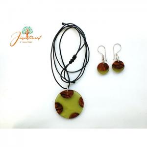 Earring and necklace nº 9 - jnanate wood